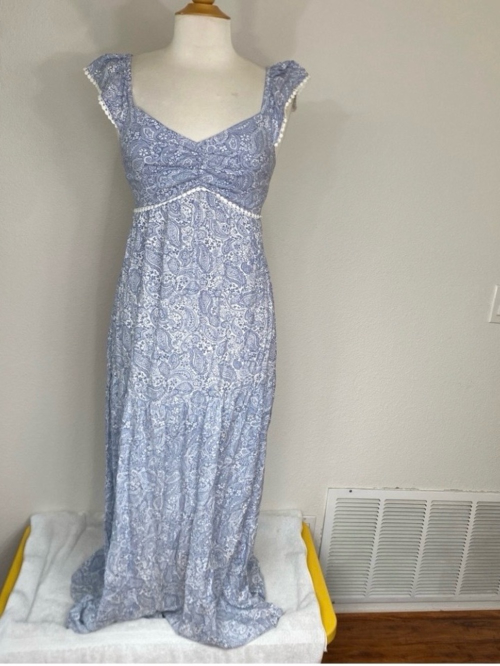 Jessica Simpson Juniors Blue White Paisley Tiered Maxi Dress Size Small Coastal